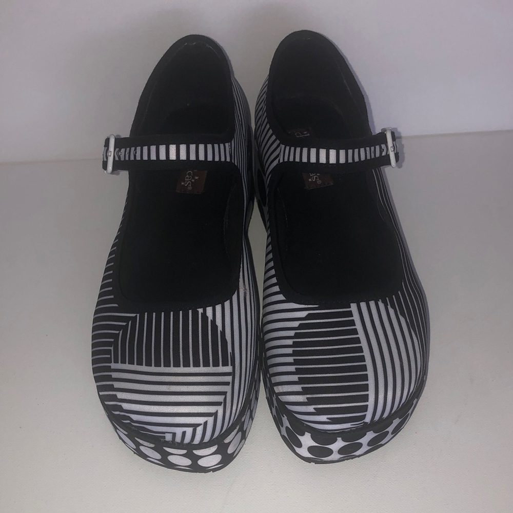 Chocolaticas Black and White Mary Jane Platforms